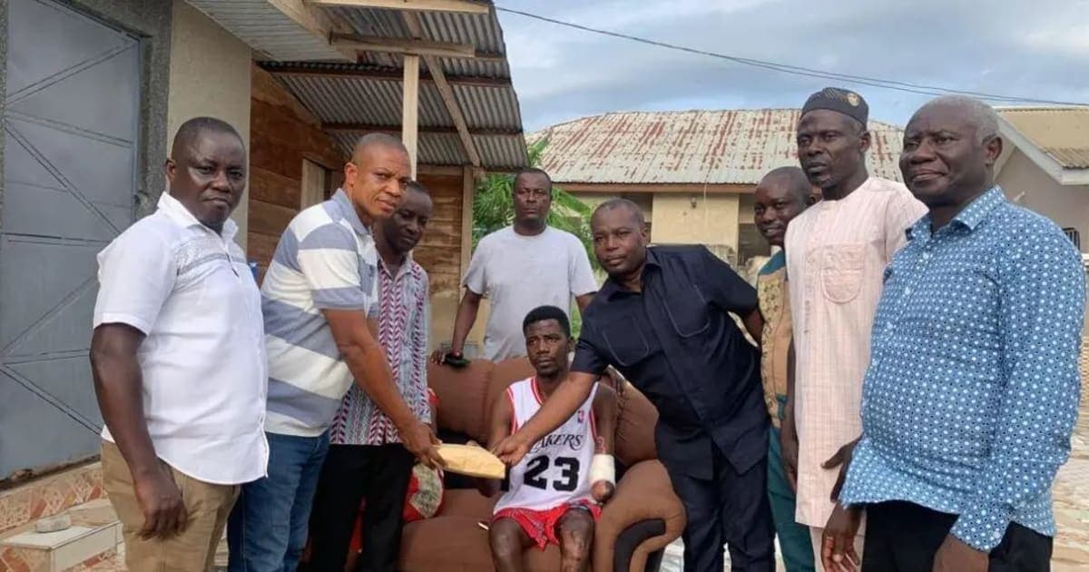 Dr. Bawumia Donates GH¢100,000 to Injured NPP Polling Station Agent