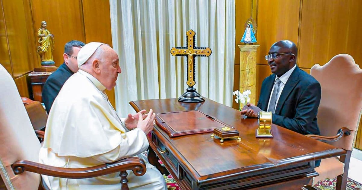 Dr. Bawumia Mourns Pope Francis, Joins World Leaders in Honoring His Legacy