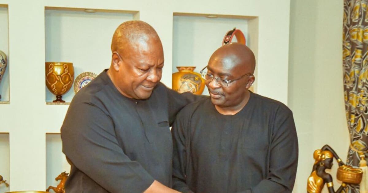 Bawumia’s Visit to Mahama After Helicopter Crash Receives Public Applause And Highlights Politics of Unity