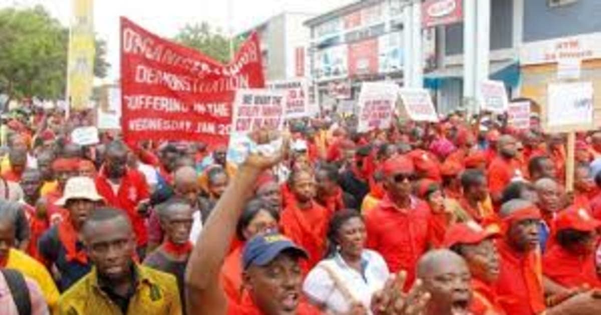 Labor Unions Slam Government’s 'Disrespectful' Pay Offer