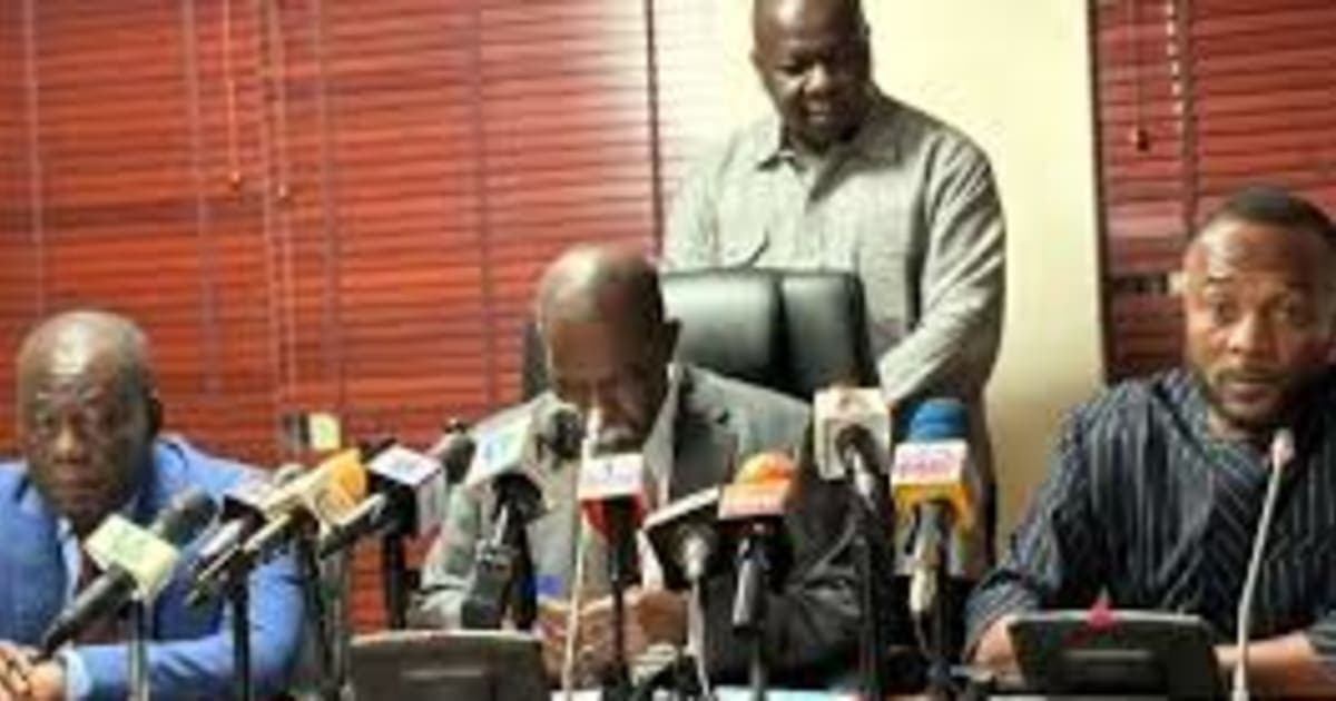 Pay cocoa farmers immediately — Minority tells govt